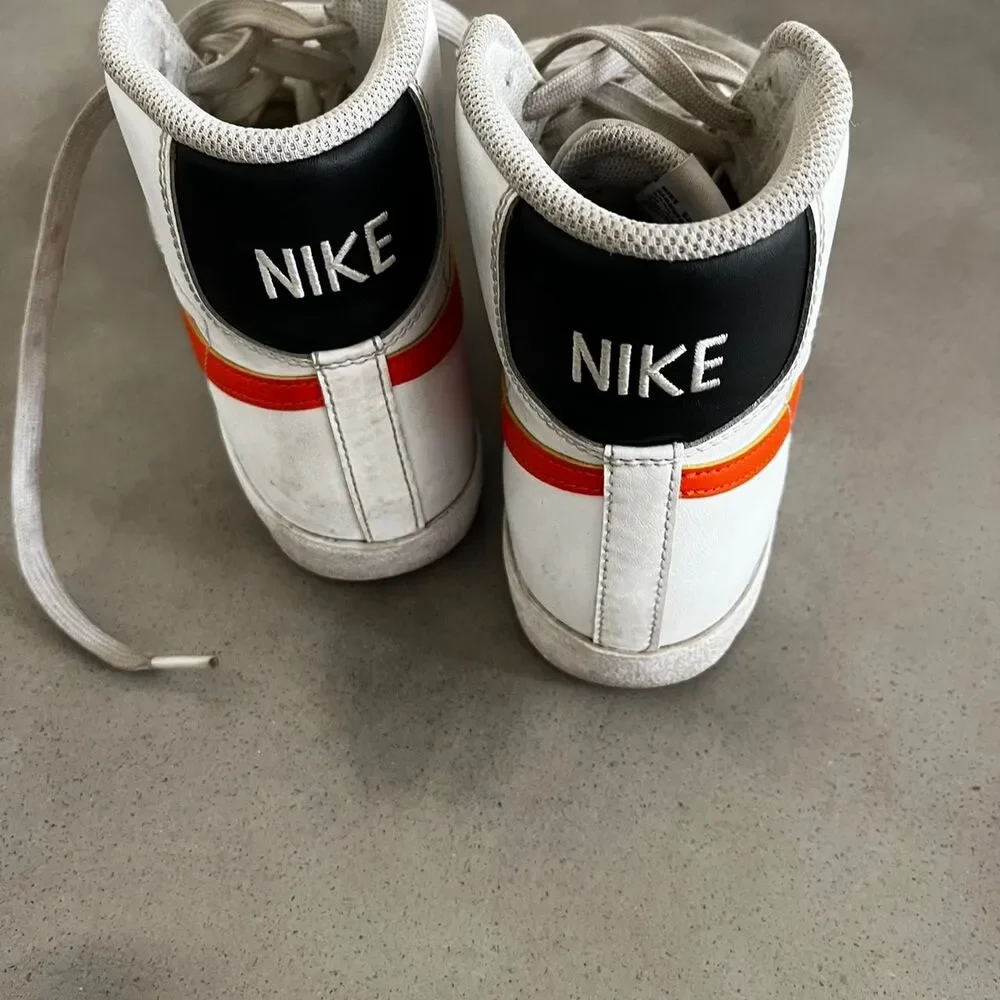 Nike Blazer Mid ’77 Vintage GS White Orange Youth 5.5Y Women’s 7